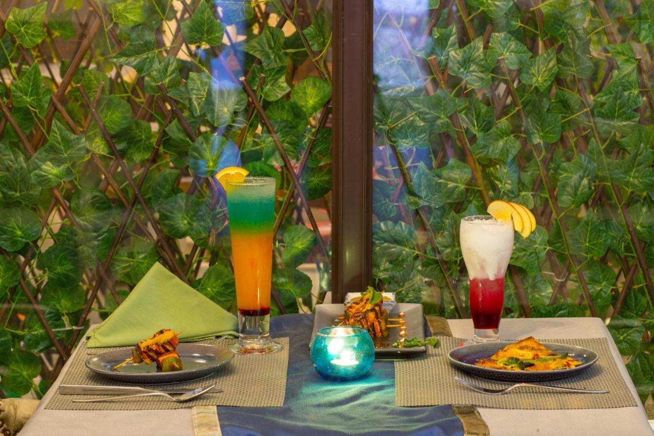 Hotel Posh Chandīgarh 외부 사진